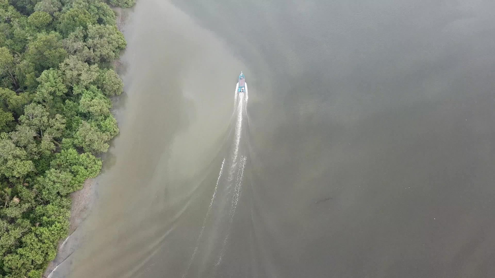 空中渔船帆视频的预览图
