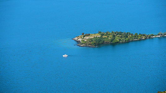瓦那卡湖豪华游艇的风景视频的预览图