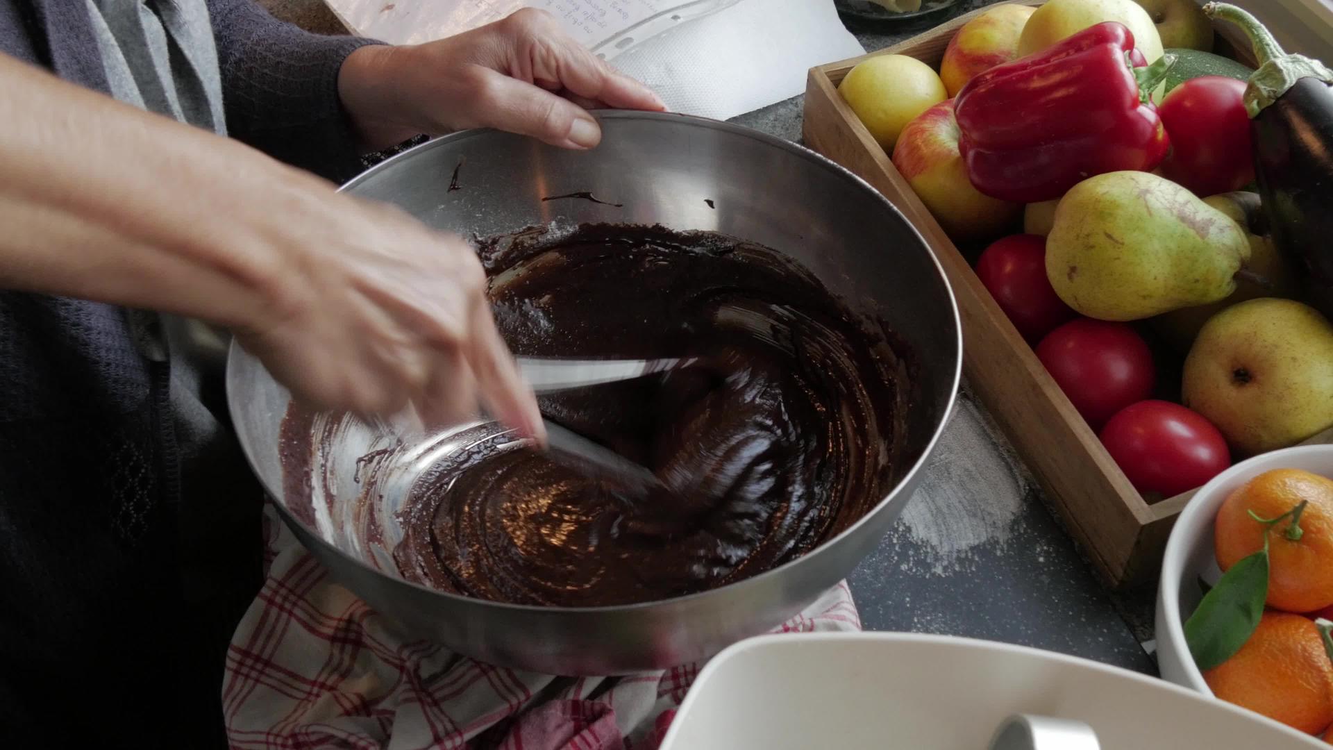 巧克力蛋糕巧克力视频的预览图