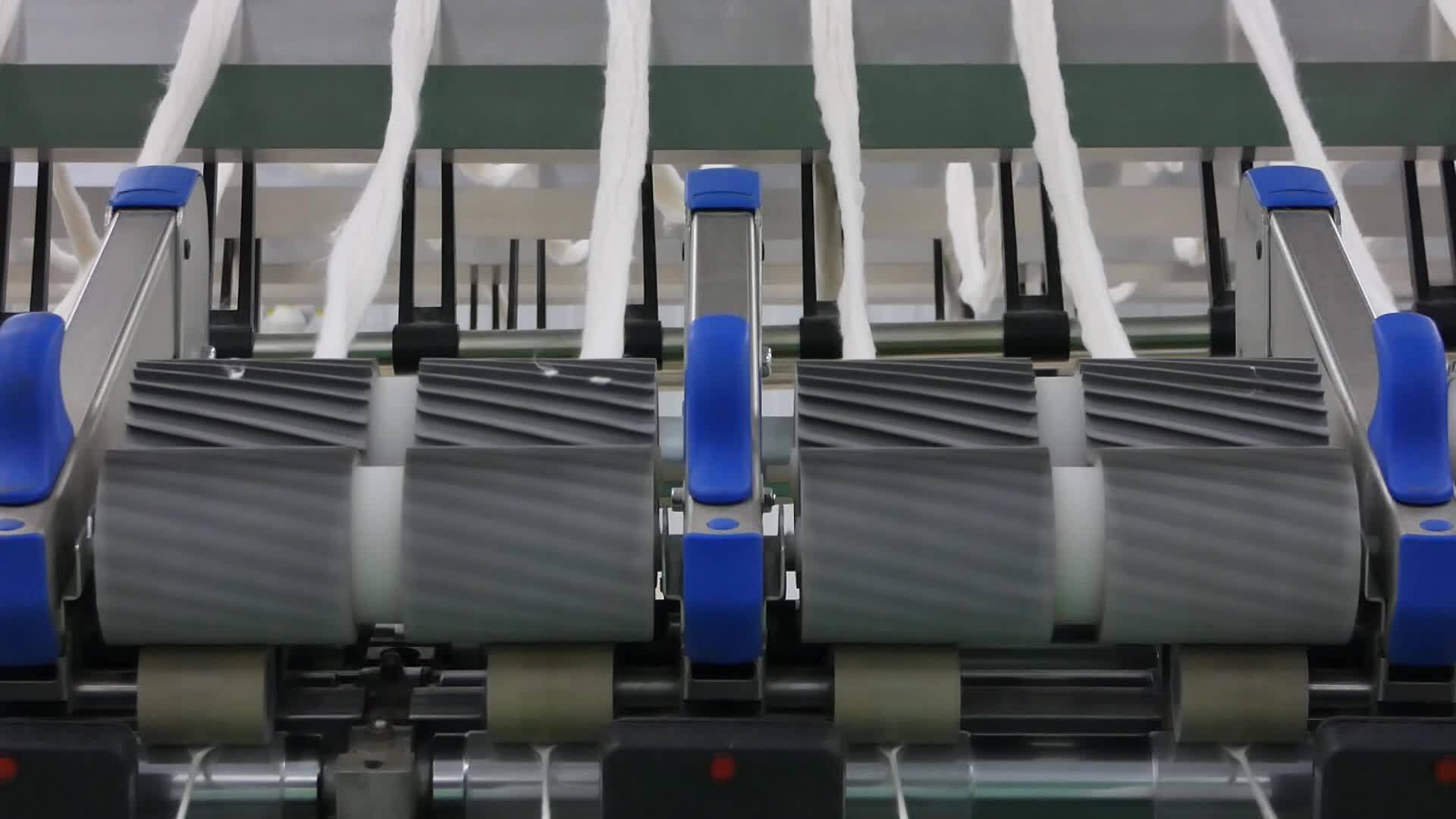 一家纺织厂的生产线视频的预览图