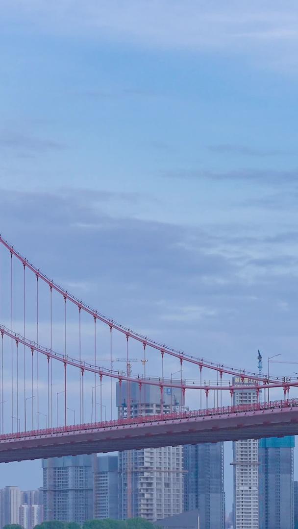 延时摄影武汉地标建筑鹦鹉洲长江大桥夕阳晚霞天空江景素材视频的预览图
