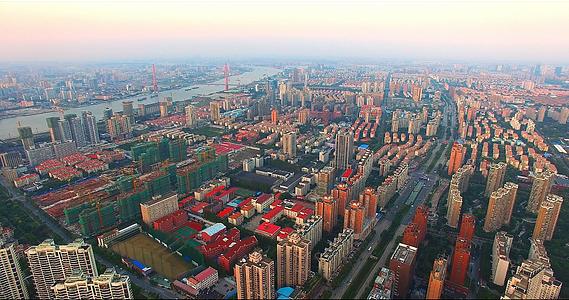 上海卢浦大桥两岸城市风光视频的预览图
