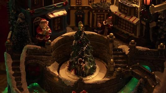 圣诞树轮流视频的预览图