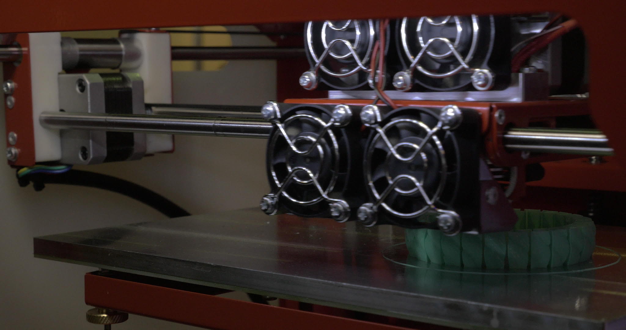 女性手镯印刷3D打印机视频的预览图