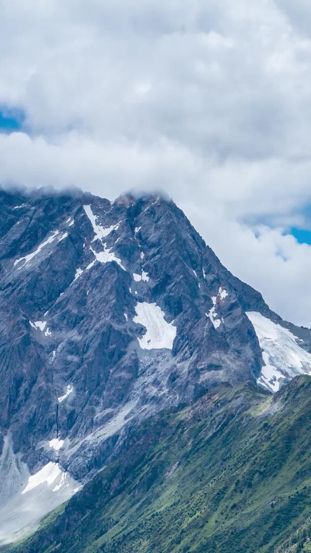 推迟云南白马雪山一角素材视频的预览图