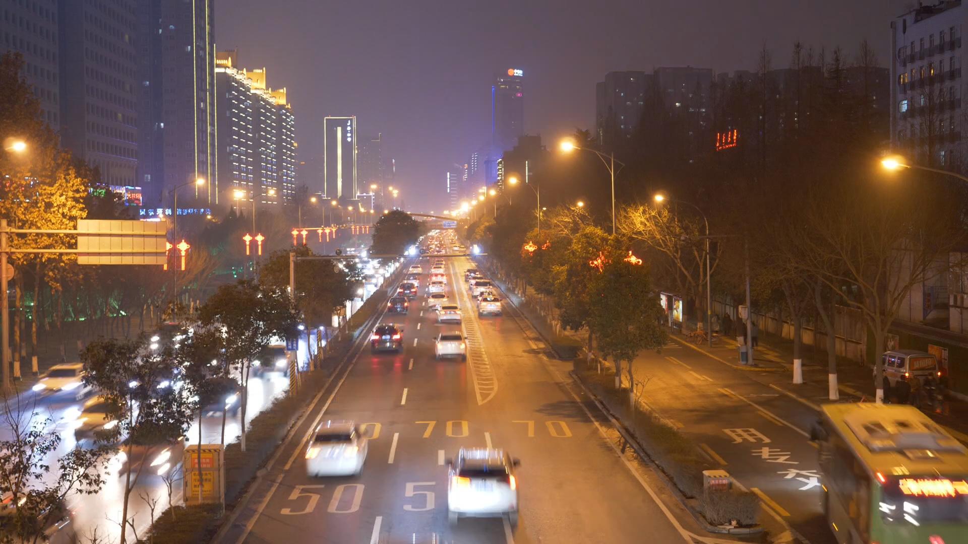 西安南二环车流夜景延时视频的预览图