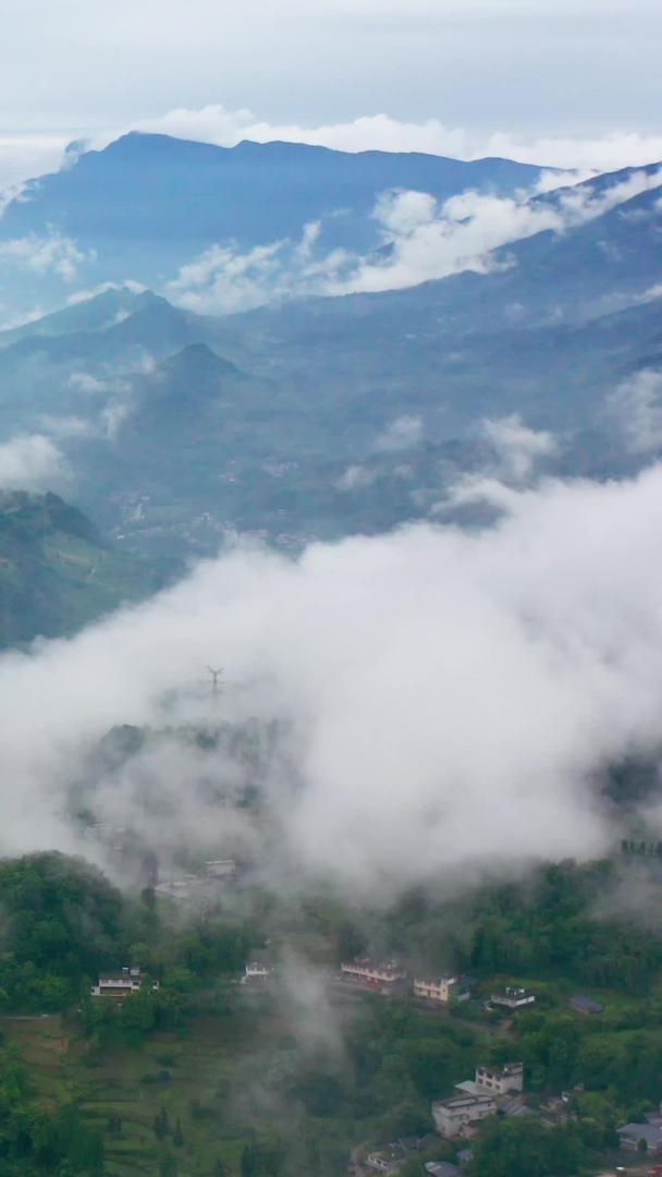 雅安大山深处的早晨云海视频的预览图