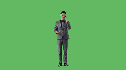 4k绿幕合成抠像商务人士打电话视频的预览图