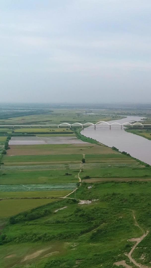 陕西渭河河流航拍视频的预览图