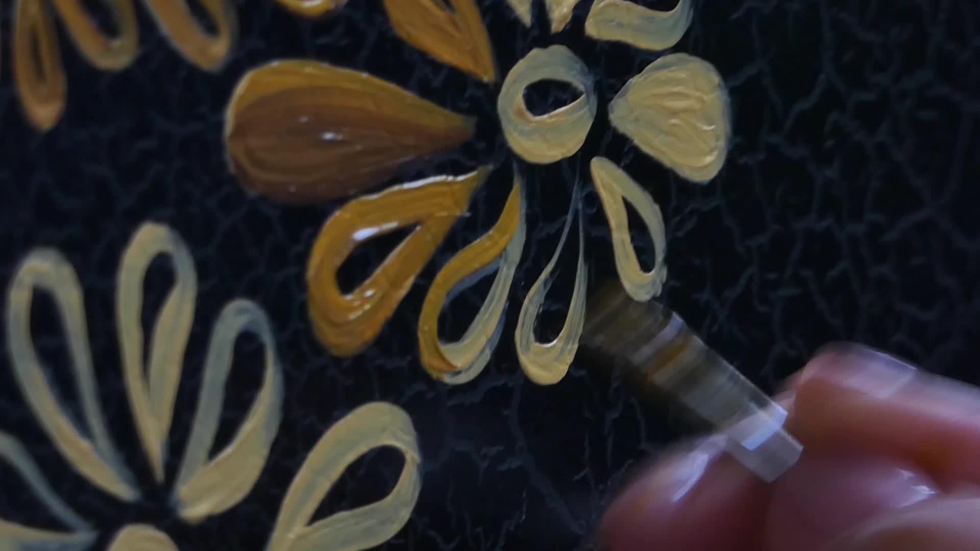 工作时的艺术家装饰师视频的预览图