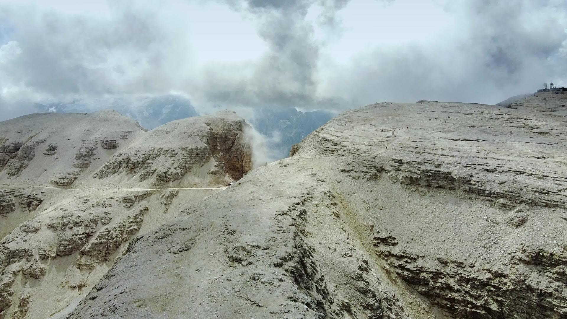 从意大利利多洛美特山顶的山顶视频的预览图