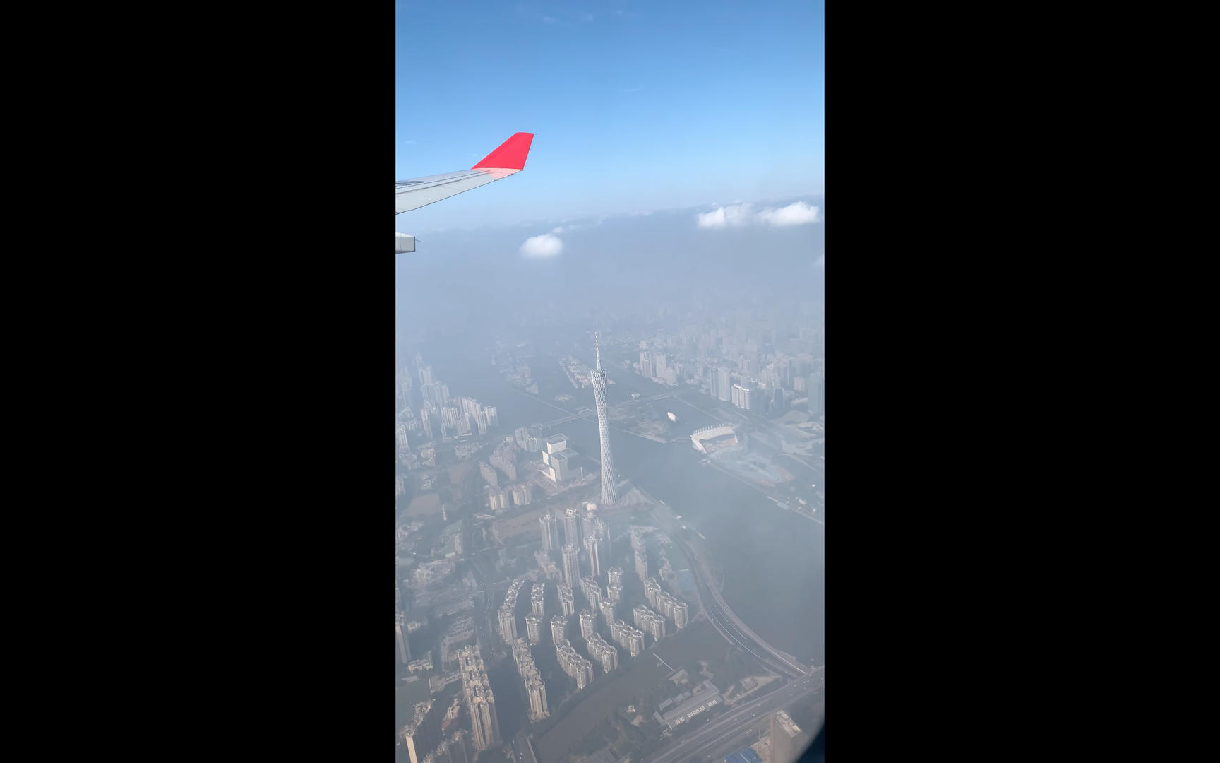 机翼下的广州城竖屏4K视频视频的预览图