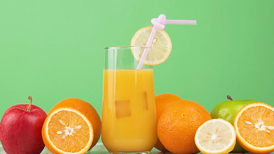 鲜榨橙汁视频的预览图