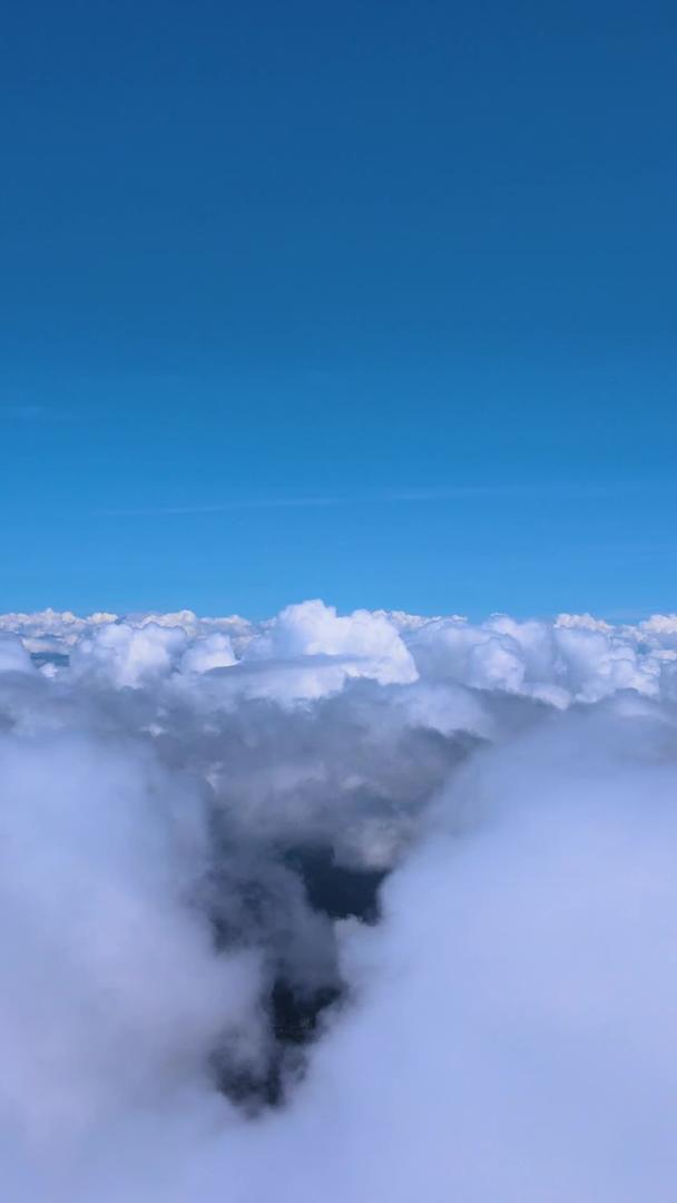 航拍云海云上飞机视角视频的预览图