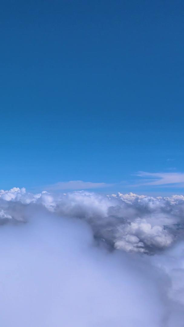 航拍云海云上飞机视角视频的预览图