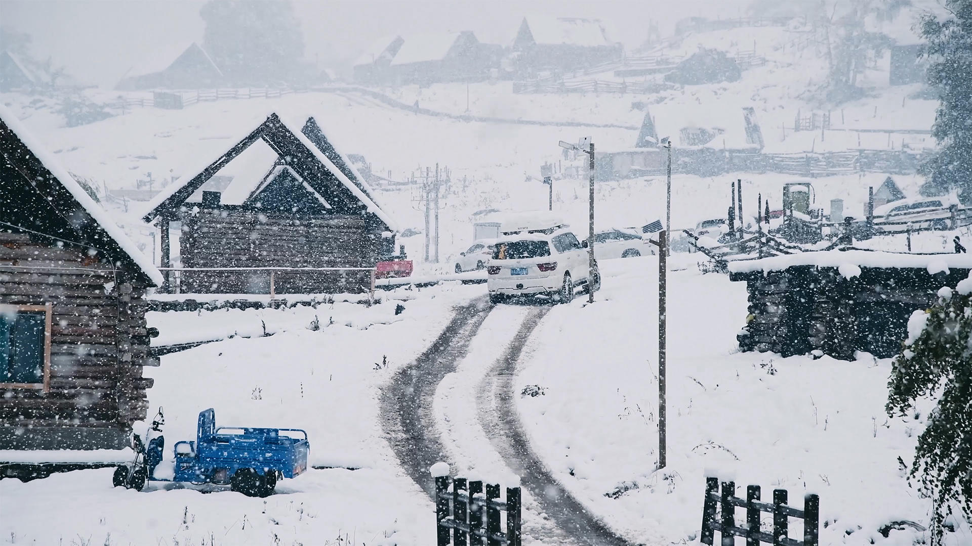 4K禾木契巴罗依村雪景视频的预览图