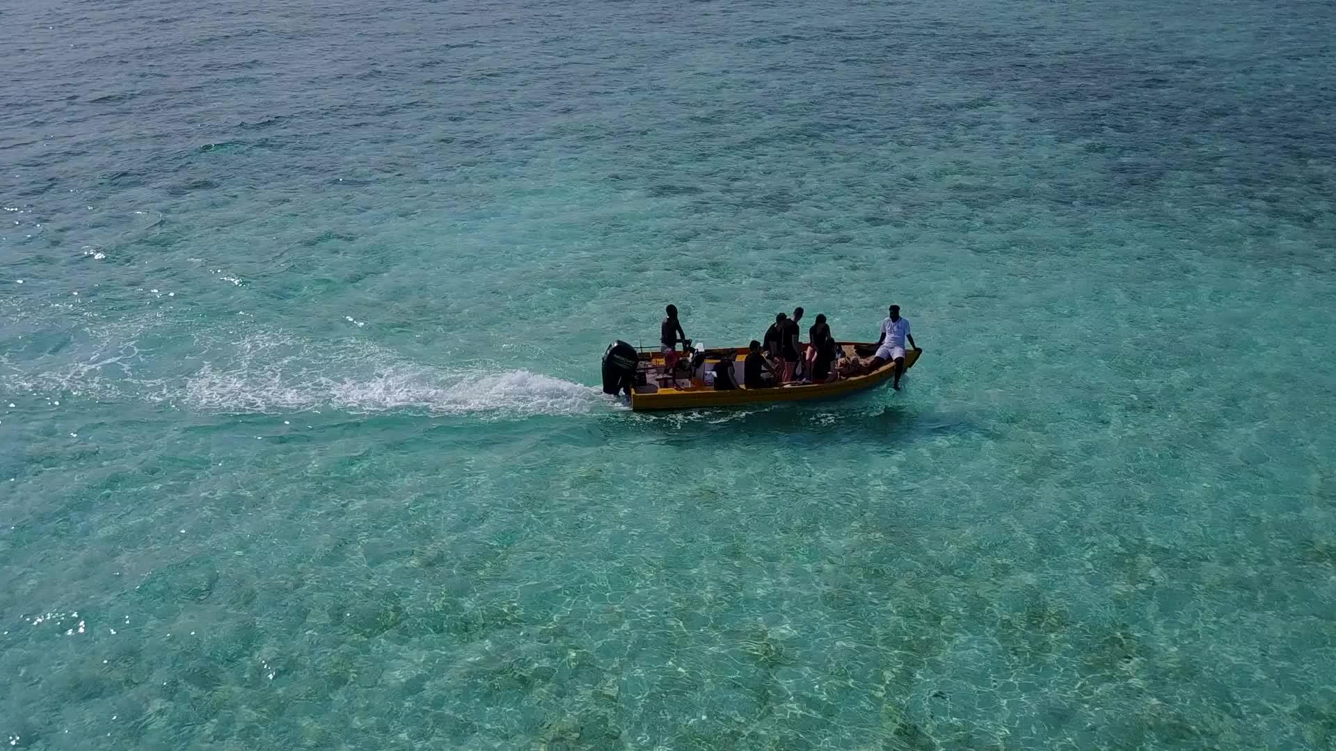 奇异海湾海滩时间广角海景日出视频的预览图