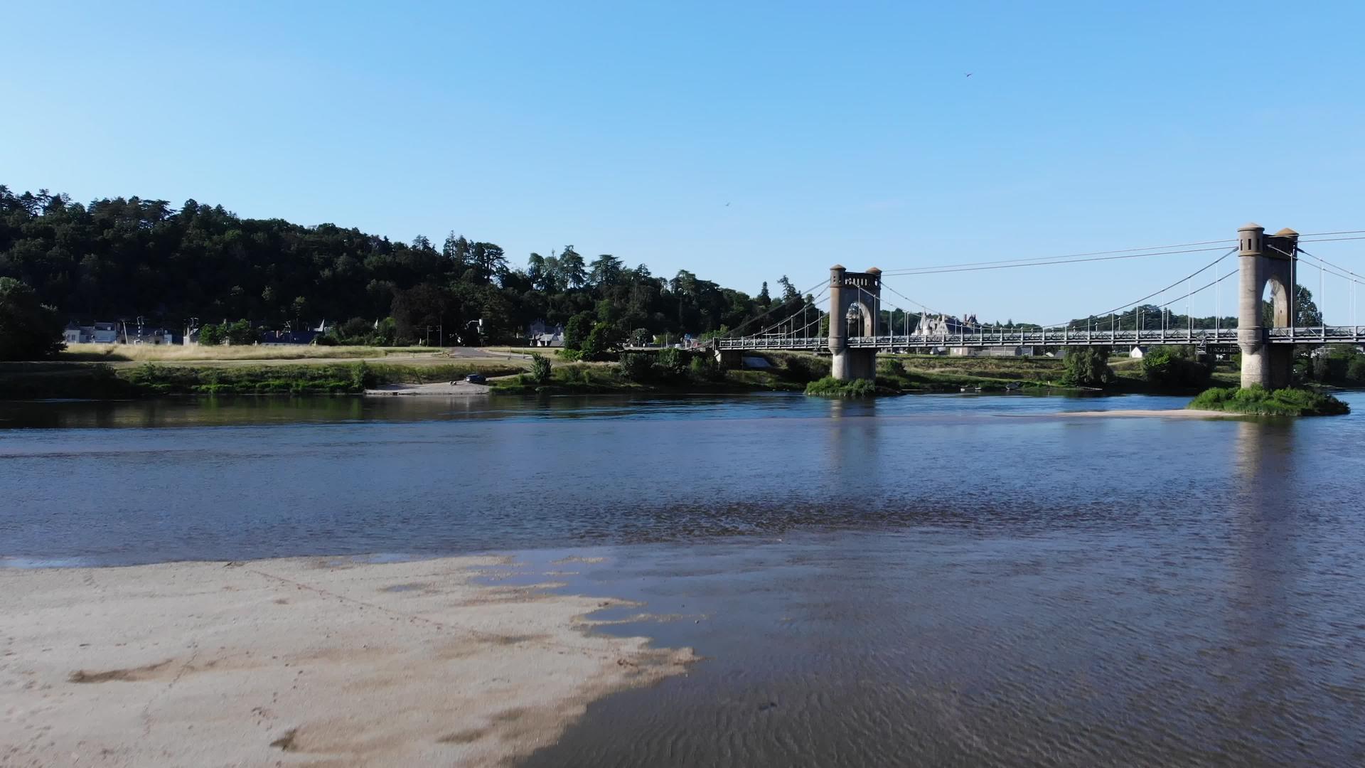 朗盖斯法郎桥上的桥梁视频的预览图