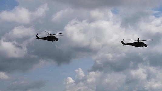 空中军用直升机视频的预览图