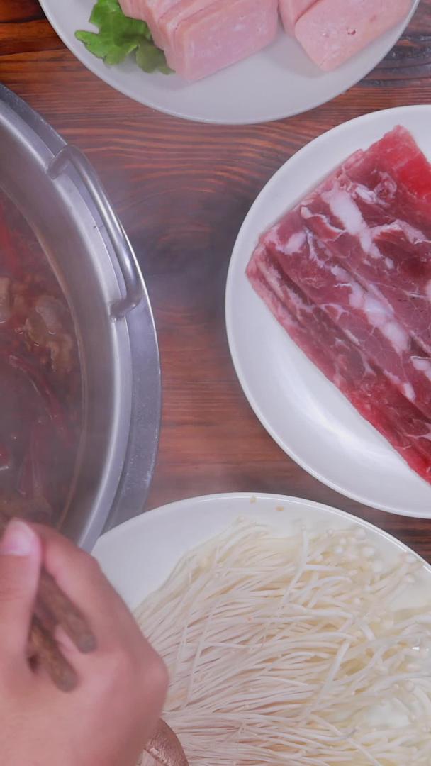 吃火锅涮肉视频的预览图
