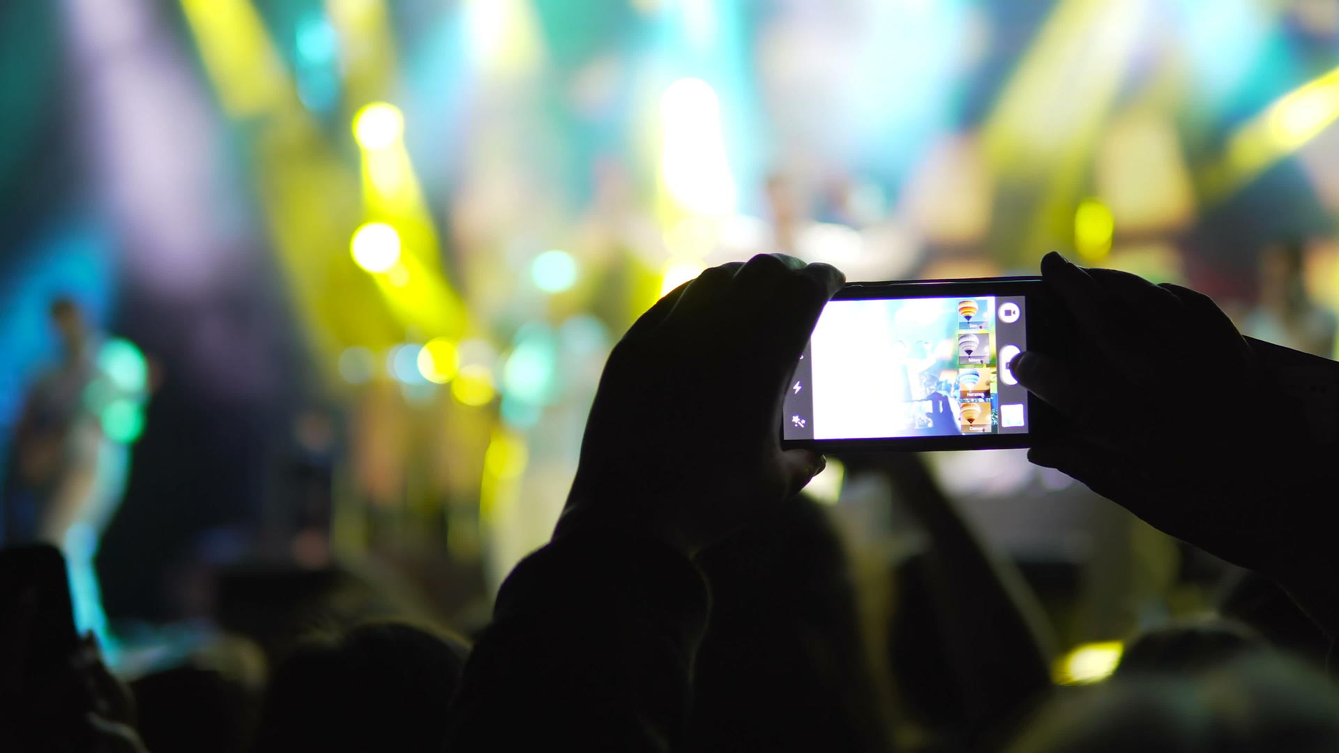 公共音乐会没有罚款活动在音乐会上使用智能手机拍照视频的预览图