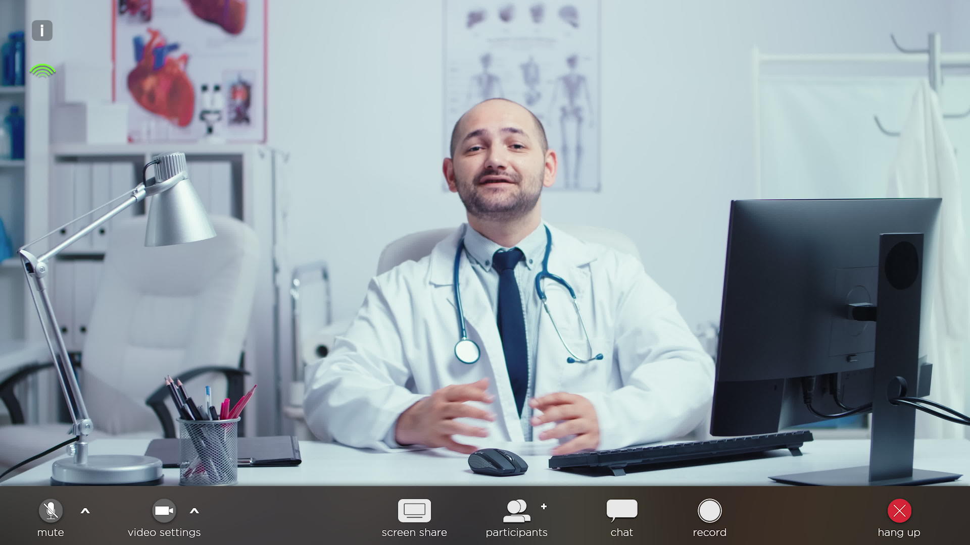 在线电话中医为患者提供医疗支持视频的预览图