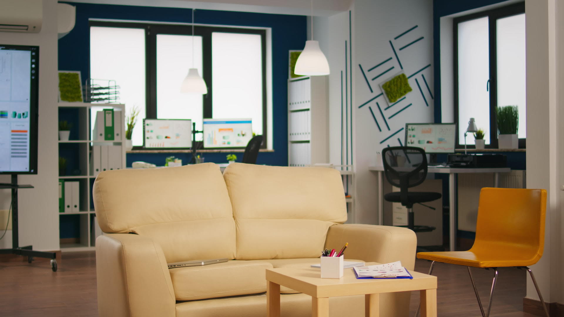 空创业办公室设计现代可容纳沙发视频的预览图