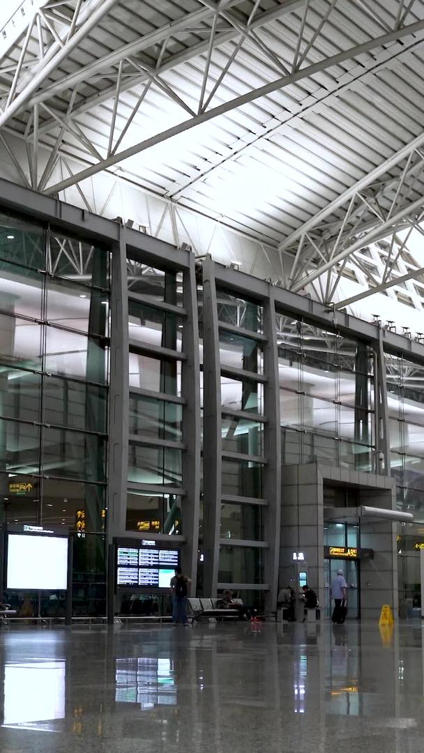 延迟的广州机场视频的预览图