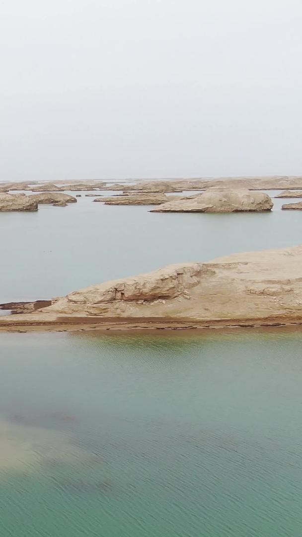 著名的青海旅游景点水上雅丹景区视频的预览图
