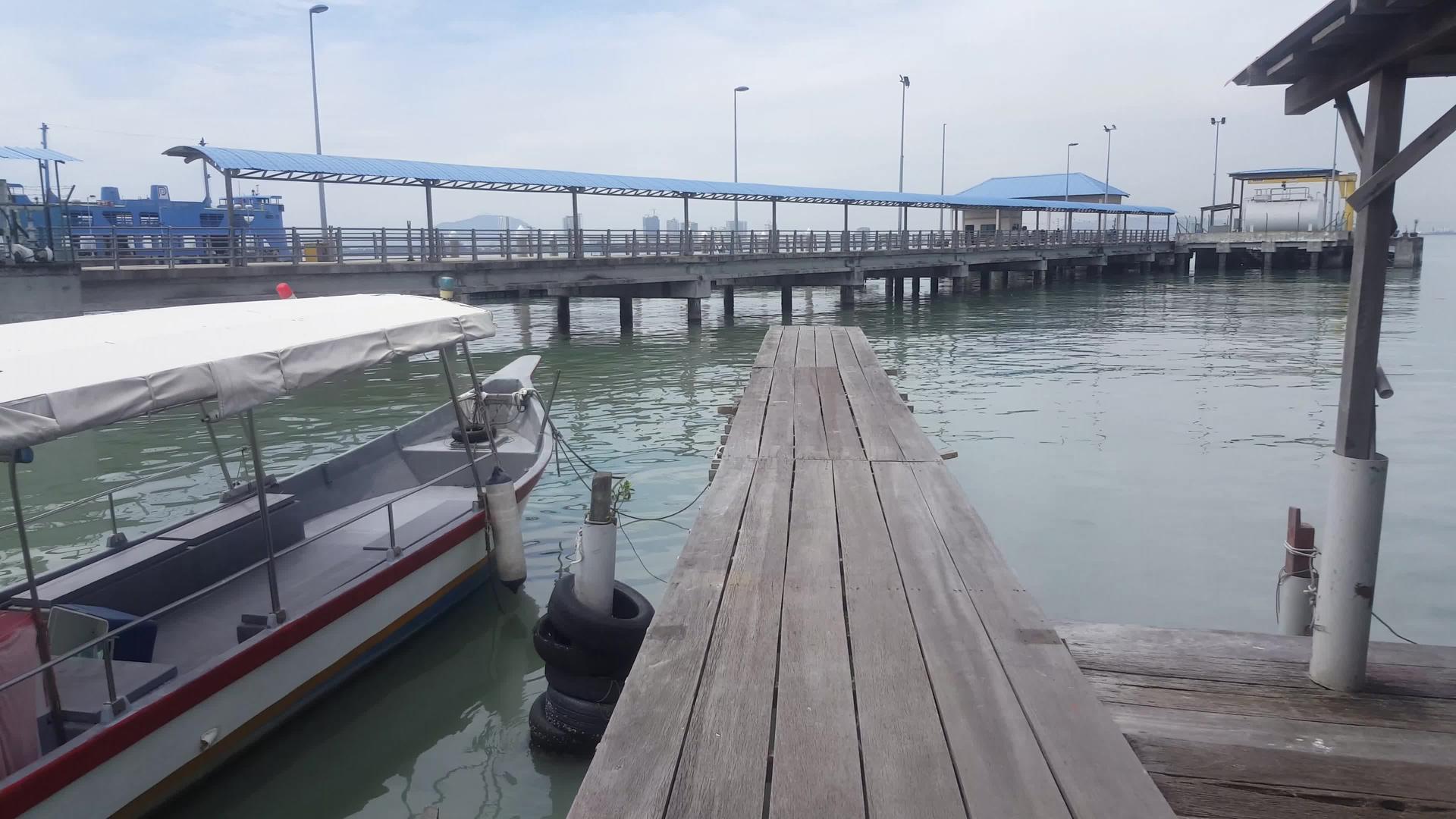 林氏山堤的木桥视频的预览图