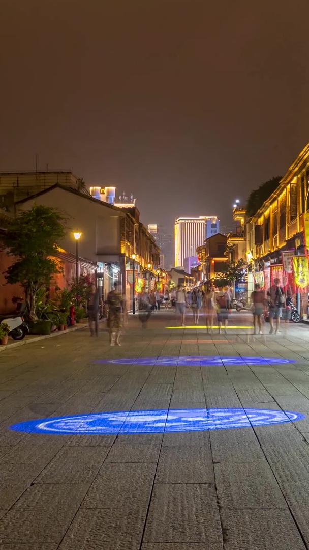 实拍福建漳州古城夜景延时摄影视频的预览图