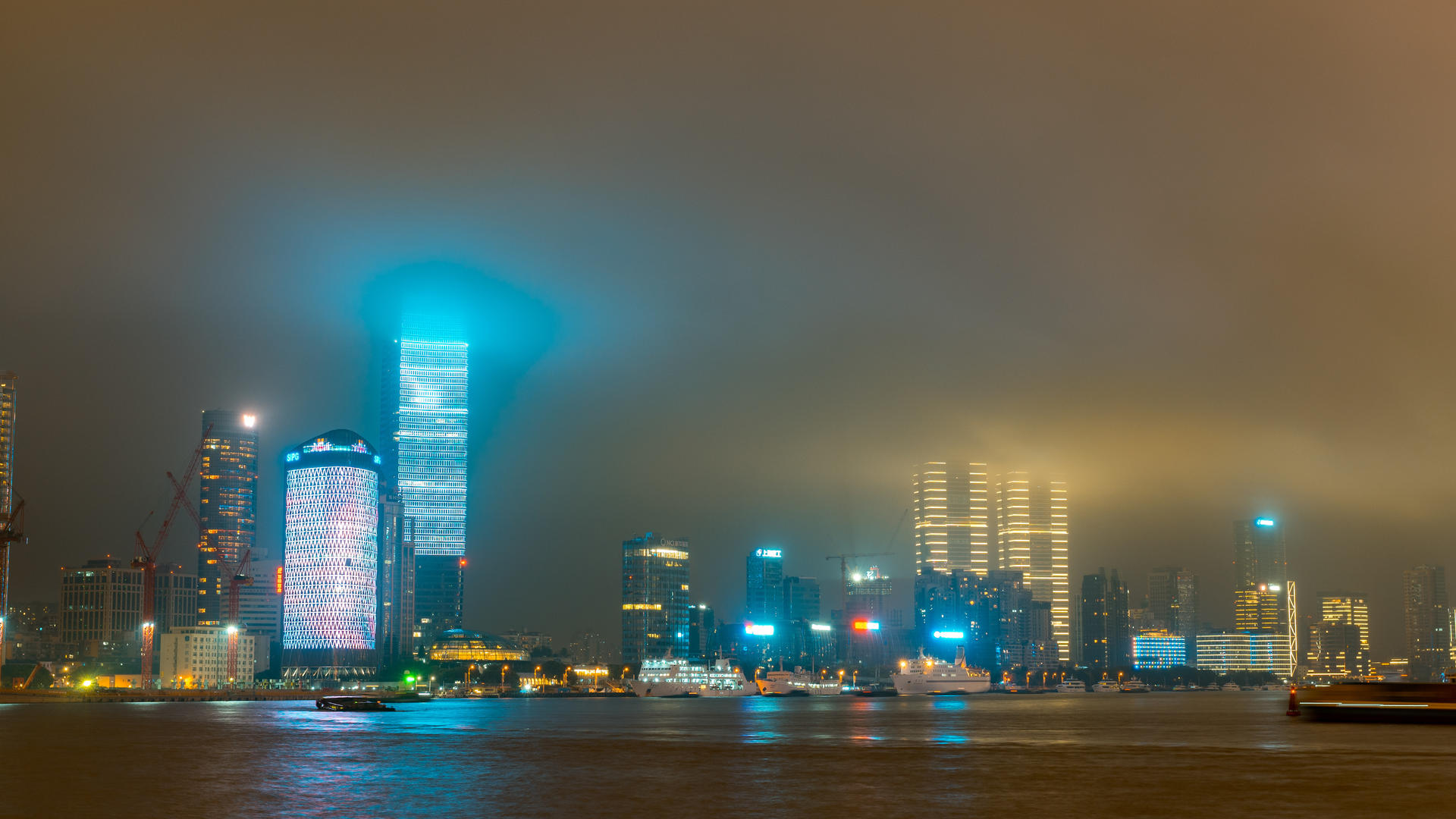 4K上海外滩夜景视频的预览图