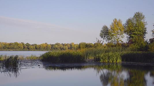 Dnieper河的视图视频的预览图