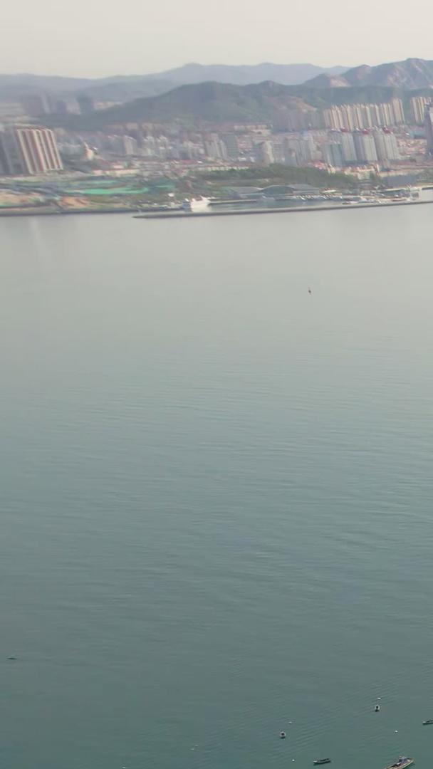 航拍黄海滨城市威海城市风景视频视频的预览图
