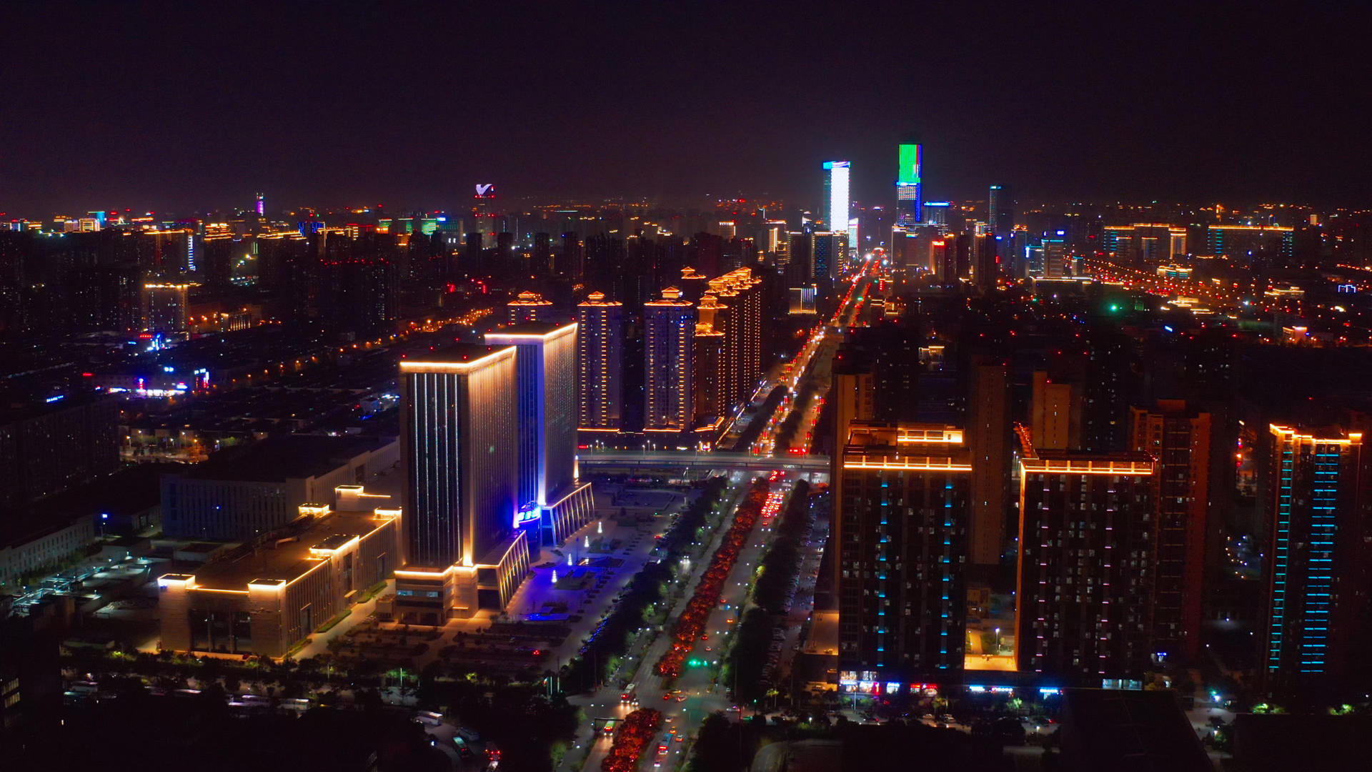 城市夜景4K航拍视频的预览图