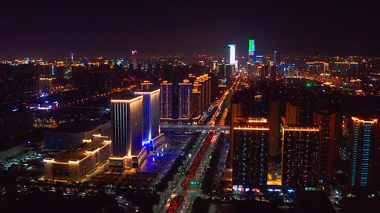 城市夜景4K航拍视频的预览图