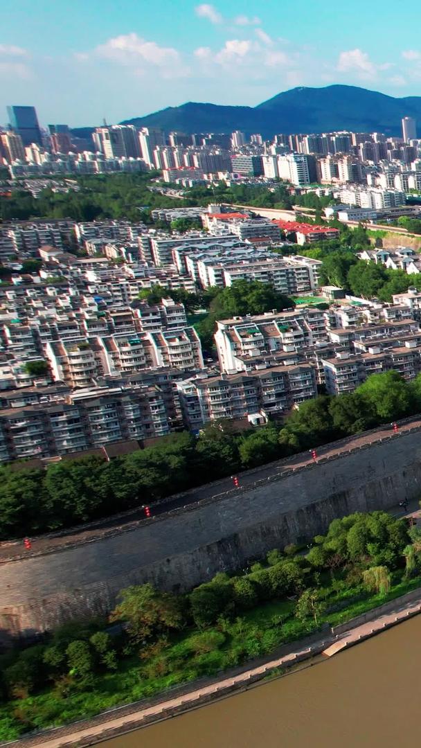 南京民城墙雨花门航拍风景景观视频的预览图