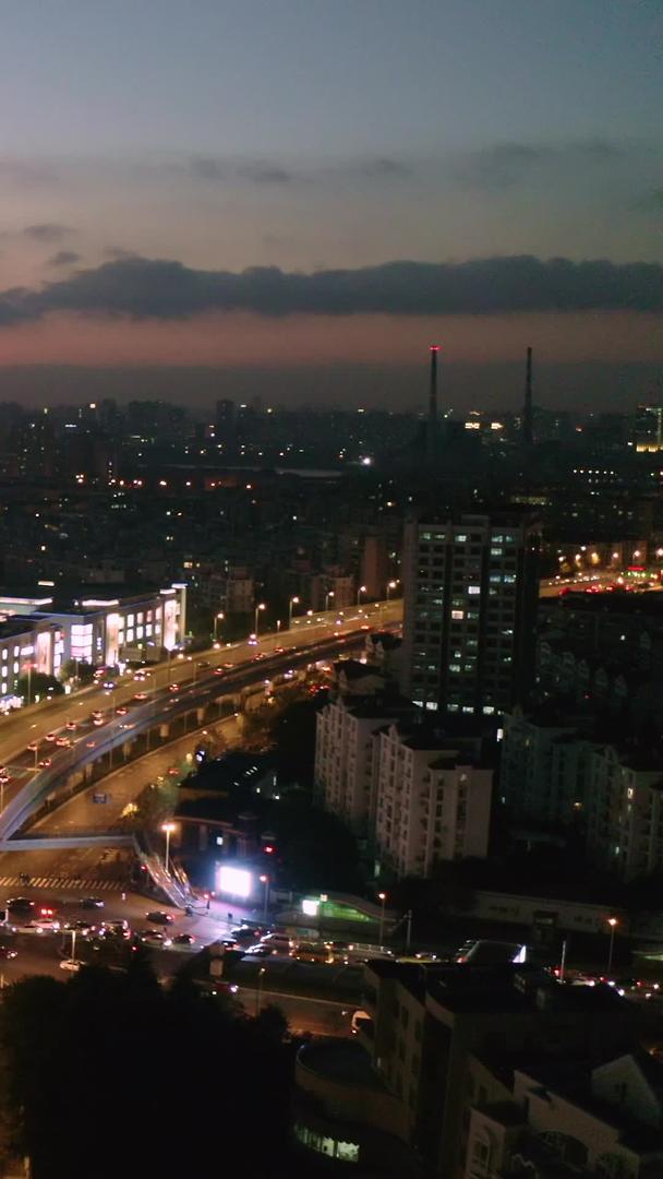 上海浦东城市天际线夜景航拍视频的预览图