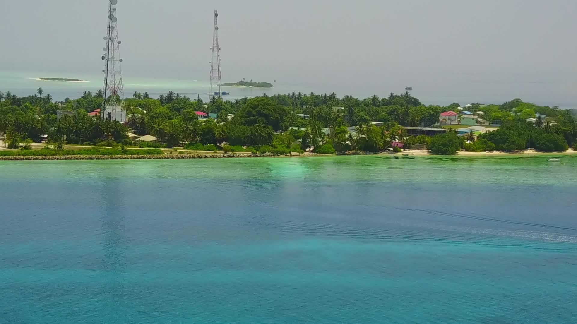 蓝绿环礁探索海洋岛屿海滩冒险视频的预览图