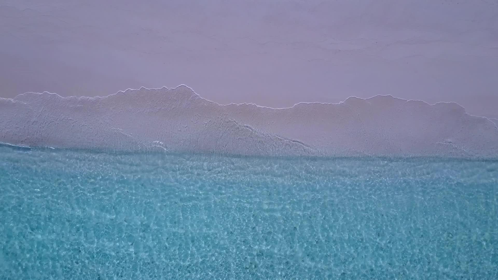 环礁湖海滩的完美旅程视频的预览图