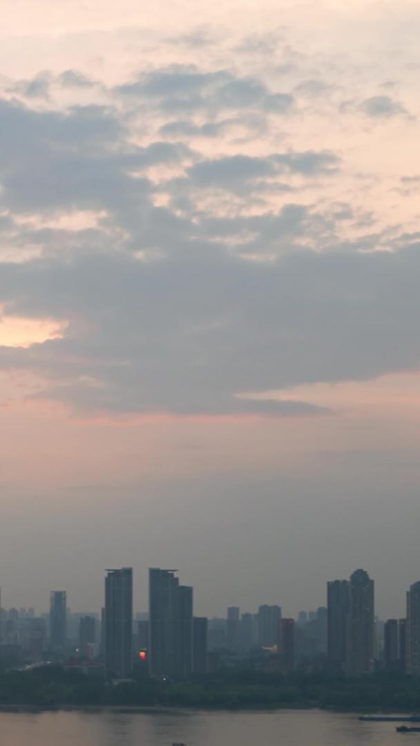 延时摄影航拍武汉长江二桥夕阳夕阳夜景灯光秀素材视频的预览图