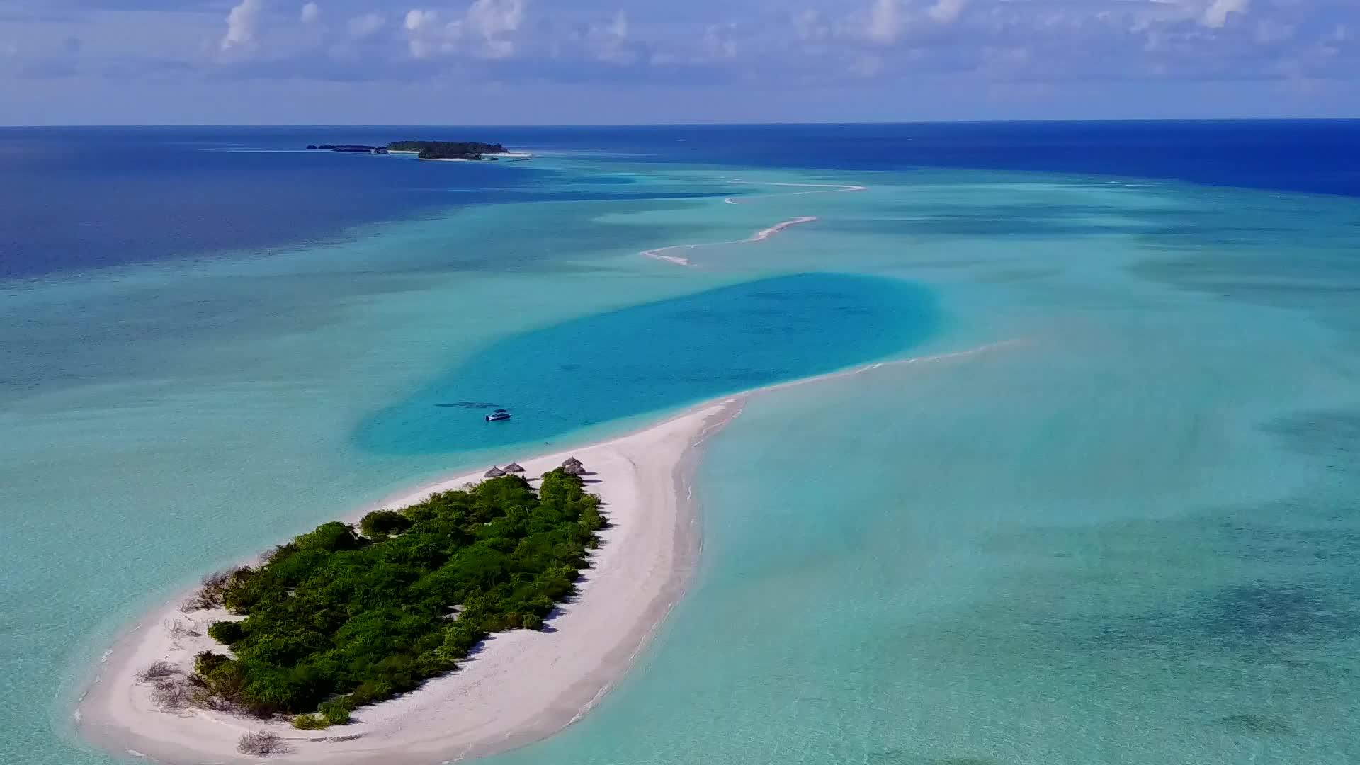白沙背景透明海洋无人机空中摘要美丽海岸海滩冒险视频的预览图