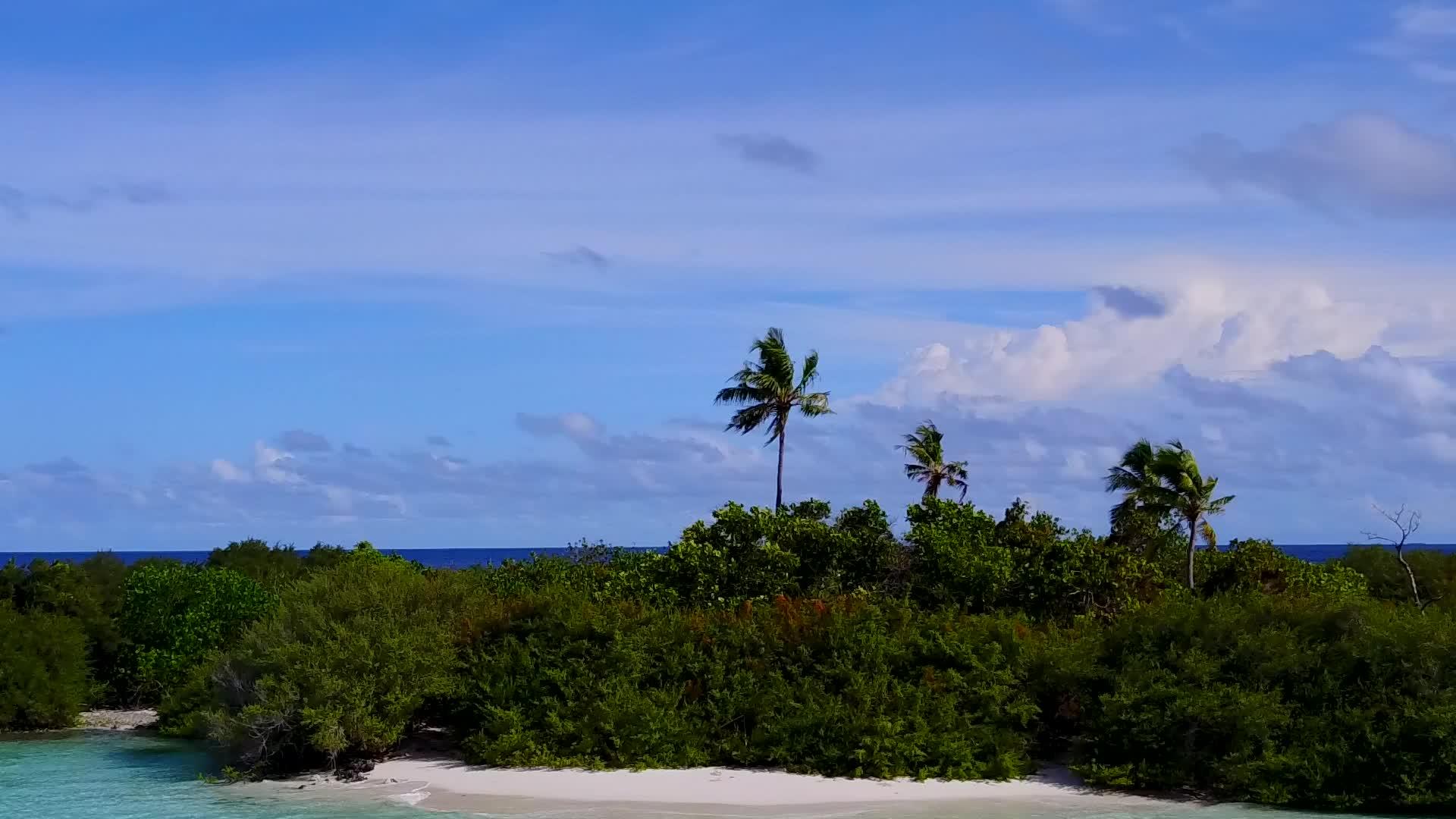 白色的岛屿海滩假日空中无人驾驶的白色沙土背景视频的预览图