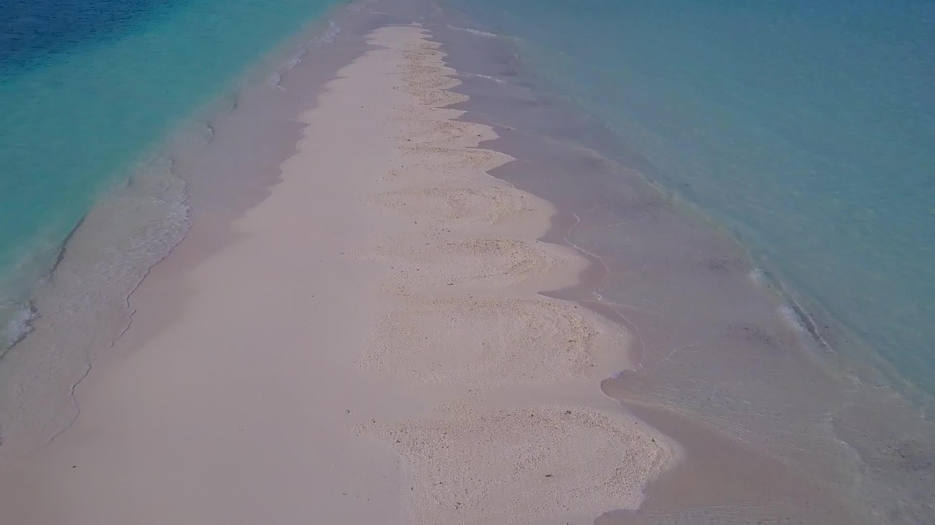 空中无人驾驶飞机抽象的安静海滩冒险视频的预览图
