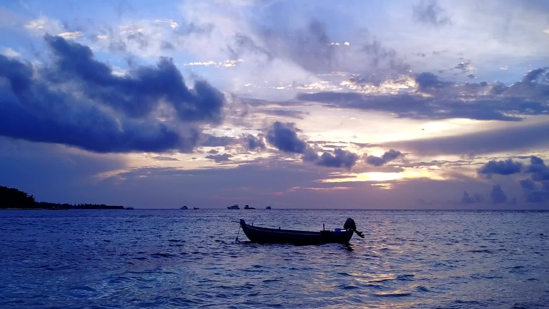 蓝海海滩之旅的背景BlueSea视频的预览图