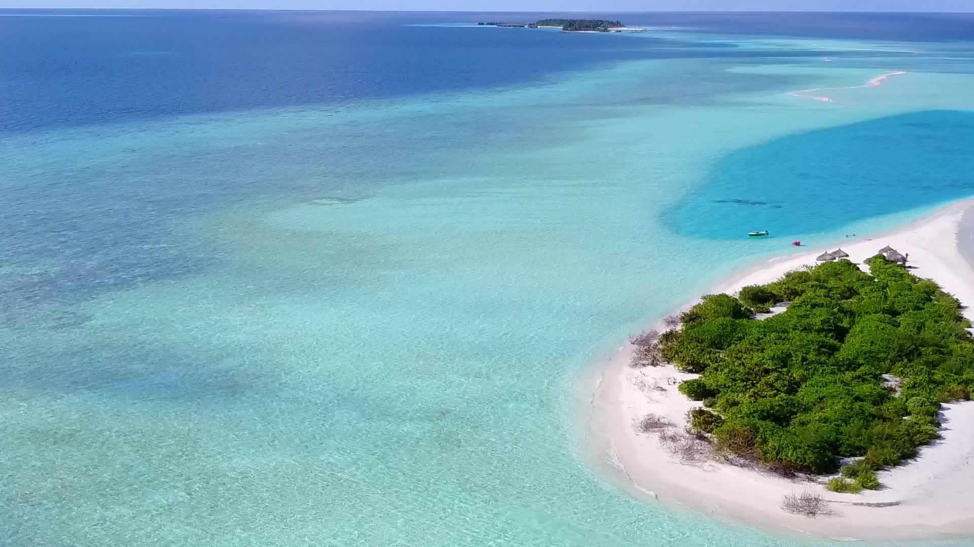 热带度假胜地海滩度假无人驾驶飞机旅行视频的预览图
