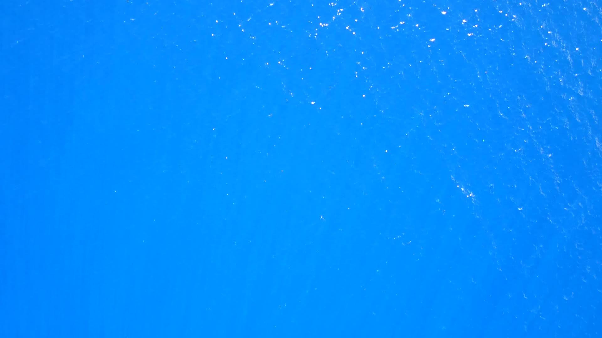 以白沙为背景的松绿环礁湖海滨之旅Trit视频的预览图