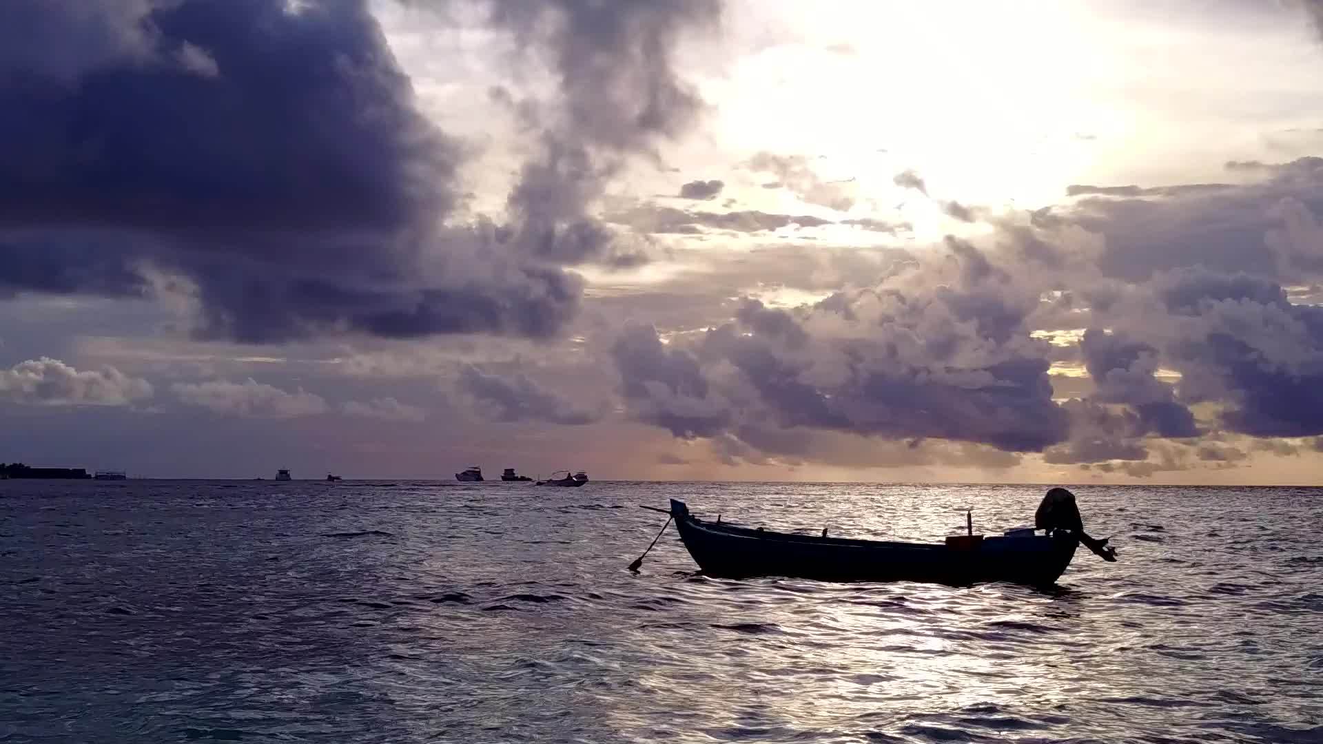 白沙以蓝海热带海滩生活方式为背景视频的预览图