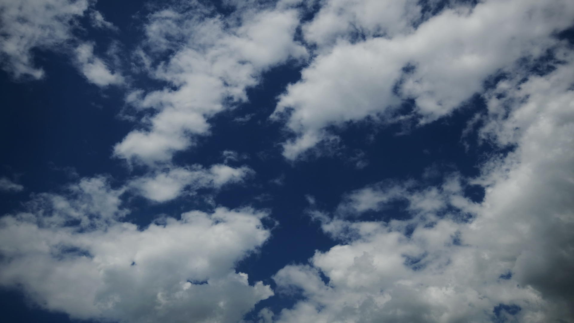 蓝天云云4k视频的预览图