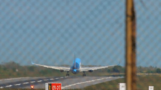 飞机起飞日期为公里视频的预览图